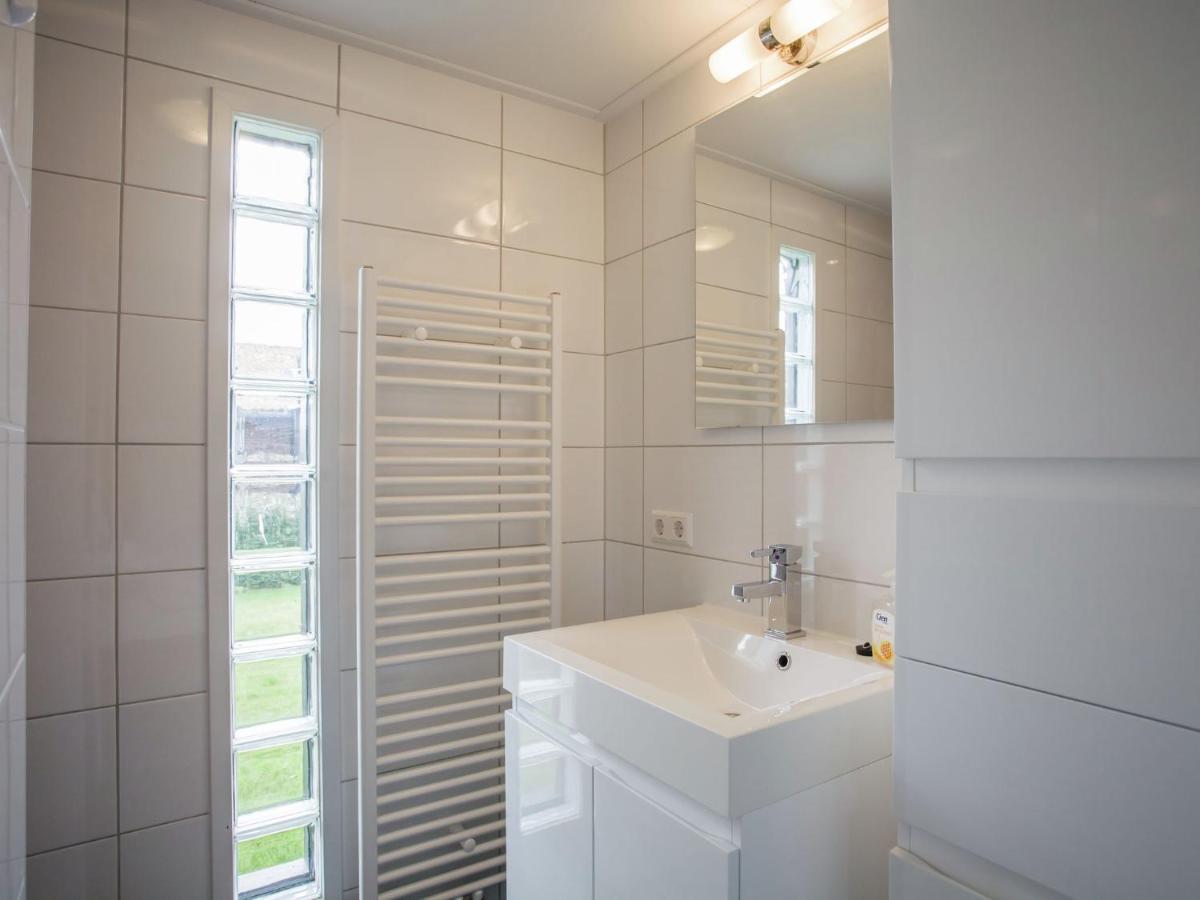 Holiday Home In Kattendijke With Terrace ภายนอก รูปภาพ