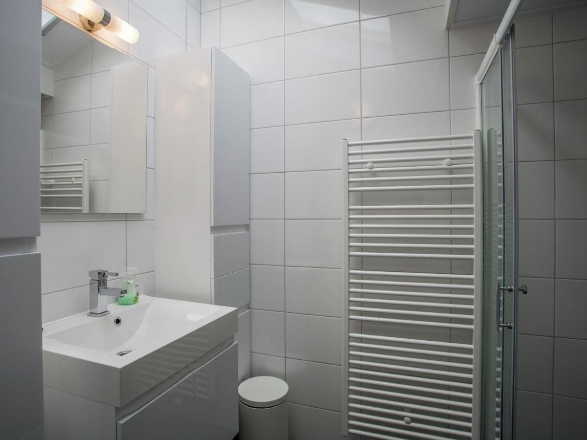 Holiday Home In Kattendijke With Terrace ภายนอก รูปภาพ